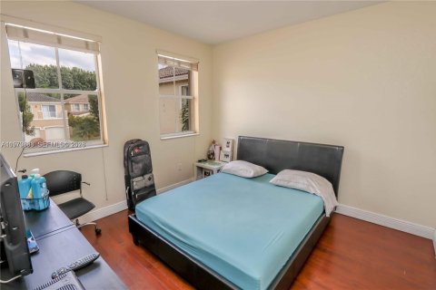 House in Doral, Florida 4 bedrooms, 278.34 sq.m. № 2031184 - photo 22