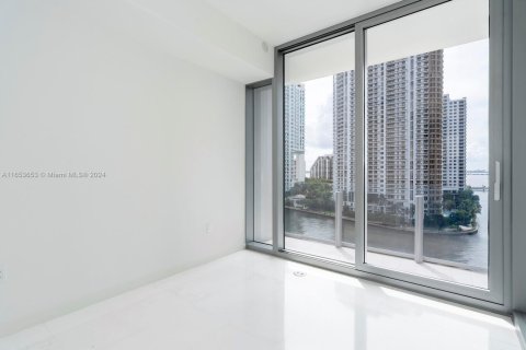 Condo in Miami, Florida, 2 bedrooms № 1933837 - photo 25