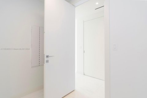 Condo in Miami, Florida, 2 bedrooms № 1933837 - photo 21