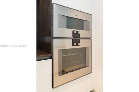 Condo in Miami, Florida, 2 bedrooms № 1933837 - photo 16