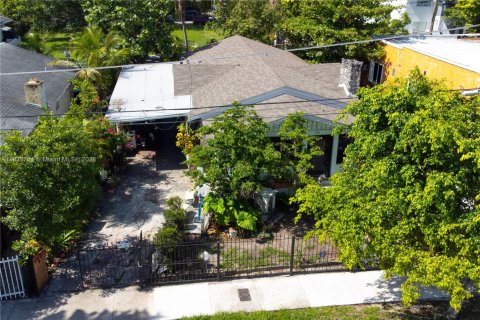 House in Miami, Florida 2 bedrooms, 140.28 sq.m. № 1935324 - photo 9