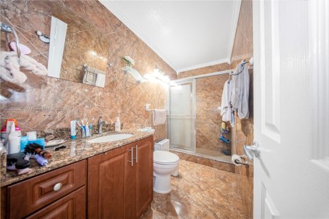 Villa ou maison à vendre à Miami, Floride: 3 chambres, 115.2 m2 № 1952136 - photo 18