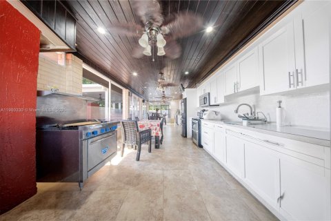 Купить виллу или дом в Майами, Флорида 3 спальни, 115.2м2, № 1952136 - фото 28