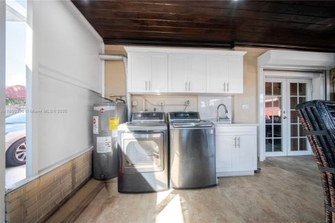 Купить виллу или дом в Майами, Флорида 3 спальни, 115.2м2, № 1952136 - фото 23