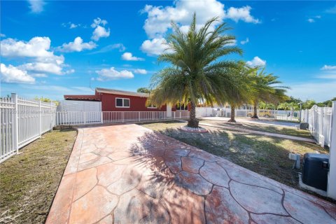 Купить виллу или дом в Майами, Флорида 3 спальни, 115.2м2, № 1952136 - фото 12