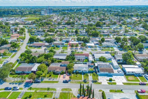 Купить виллу или дом в Майами, Флорида 3 спальни, 115.2м2, № 1952136 - фото 7