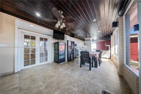 Villa ou maison à vendre à Miami, Floride: 3 chambres, 115.2 m2 № 1952136 - photo 25