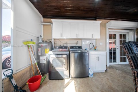 Купить виллу или дом в Майами, Флорида 3 спальни, 115.2м2, № 1952136 - фото 24