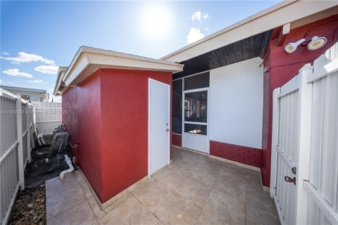 Купить виллу или дом в Майами, Флорида 3 спальни, 115.2м2, № 1952136 - фото 30