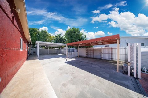 Купить виллу или дом в Майами, Флорида 3 спальни, 115.2м2, № 1952136 - фото 9