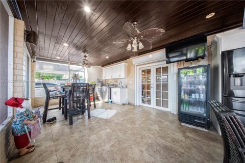 Villa ou maison à vendre à Miami, Floride: 3 chambres, 115.2 m2 № 1952136 - photo 27