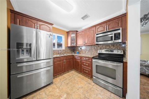 Купить виллу или дом в Майами, Флорида 3 спальни, 115.2м2, № 1952136 - фото 3