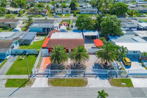 Купить виллу или дом в Майами, Флорида 3 спальни, 115.2м2, № 1952136 - фото 2