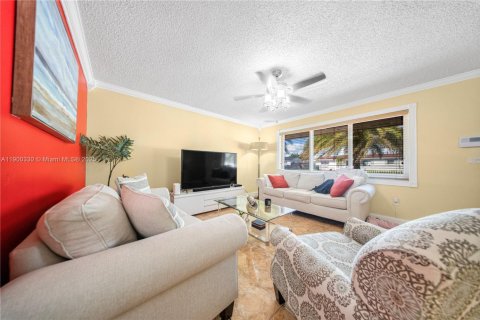 Купить виллу или дом в Майами, Флорида 3 спальни, 115.2м2, № 1952136 - фото 21