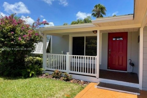 House in Oakland Park, Florida 3 bedrooms, 109.44 sq.m. № 1790540 - photo 3
