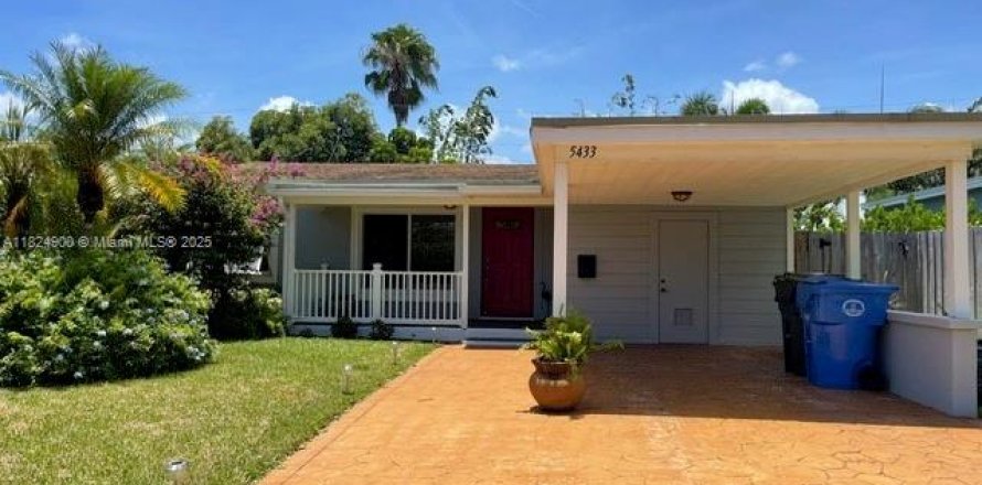 House in Oakland Park, Florida 3 bedrooms, 109.44 sq.m. № 1790540