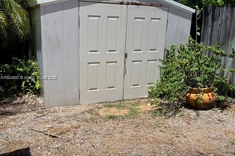 House in Oakland Park, Florida 3 bedrooms, 109.44 sq.m. № 1790540 - photo 21