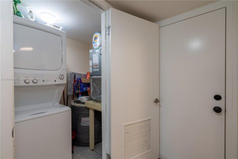 Condominio en venta en Coral Springs, Florida, 2 dormitorios, 86.68 m2 № 1931627 - foto 16