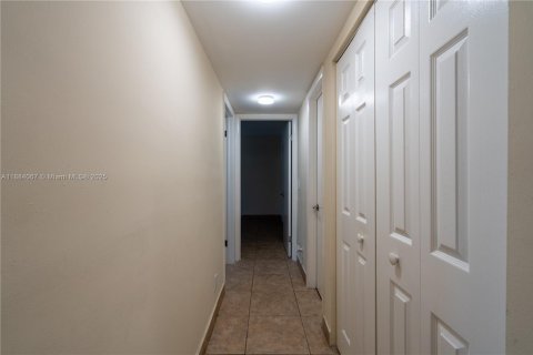 Condominio en venta en Coral Springs, Florida, 2 dormitorios, 86.68 m2 № 1931627 - foto 8