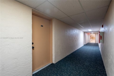 Condominio en venta en Coral Springs, Florida, 2 dormitorios, 86.68 m2 № 1931627 - foto 20