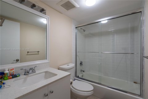 Condominio en venta en Coral Springs, Florida, 2 dormitorios, 86.68 m2 № 1931627 - foto 18
