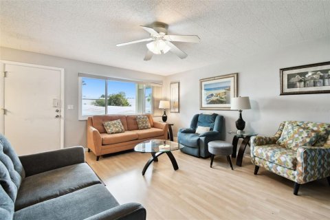 Copropriété à vendre à Clearwater, Floride: 2 chambres, 90.3 m2 № 1681992 - photo 7