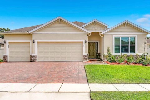 House in Vero Beach, Florida 3 bedrooms, 212.75 sq.m. № 2265453 - photo 12