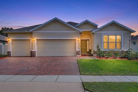 House in Vero Beach, Florida 3 bedrooms, 212.75 sq.m. № 2265453 - photo 2