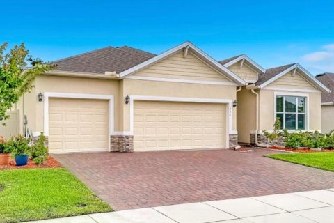 House in Vero Beach, Florida 3 bedrooms, 212.75 sq.m. № 2265453 - photo 13