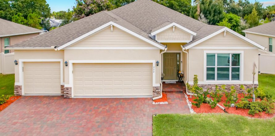 House in Vero Beach, Florida 3 bedrooms, 212.75 sq.m. № 2265453