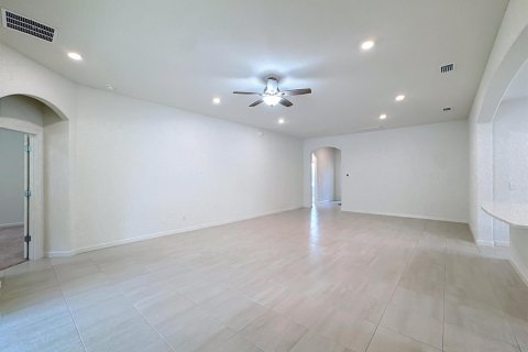 House in Vero Beach, Florida 3 bedrooms, 212.75 sq.m. № 2265453 - photo 18