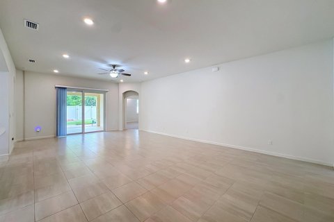 House in Vero Beach, Florida 3 bedrooms, 212.75 sq.m. № 2265453 - photo 16