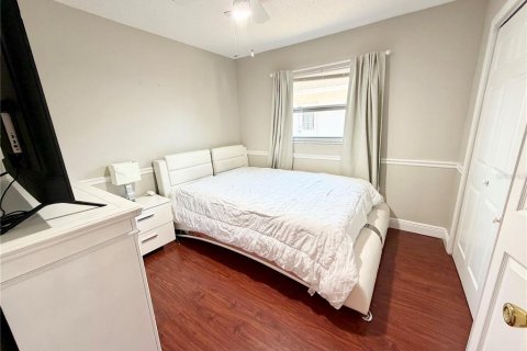 Casa en venta en Brandon, Florida, 3 dormitorios, 145.3 m2 № 2123456 - foto 15
