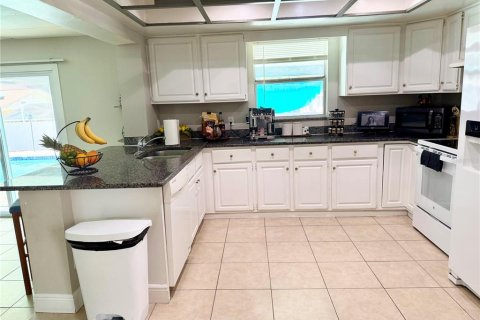 Casa en venta en Brandon, Florida, 3 dormitorios, 145.3 m2 № 2123456 - foto 9