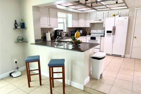 Casa en venta en Brandon, Florida, 3 dormitorios, 145.3 m2 № 2123456 - foto 10