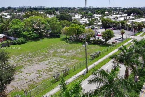 Land in West Park, Florida № 786043 - photo 1