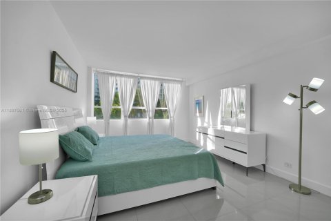 Copropriété à louer à Miami Beach, Floride: 1 chambre, 67.45 m2 № 1963526 - photo 10