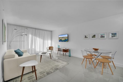 Copropriété à louer à Miami Beach, Floride: 1 chambre, 67.45 m2 № 1963526 - photo 6