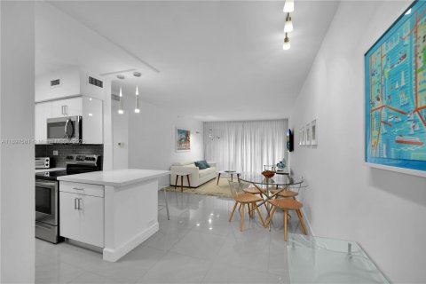 Copropriété à louer à Miami Beach, Floride: 1 chambre, 67.45 m2 № 1963526 - photo 7