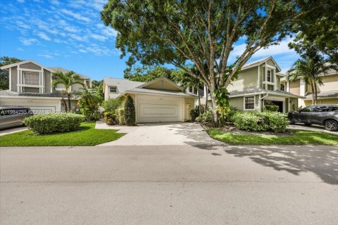 Villa ou maison à vendre à Boca Raton, Floride: 3 chambres, 146.97 m2 № 2045559 - photo 2