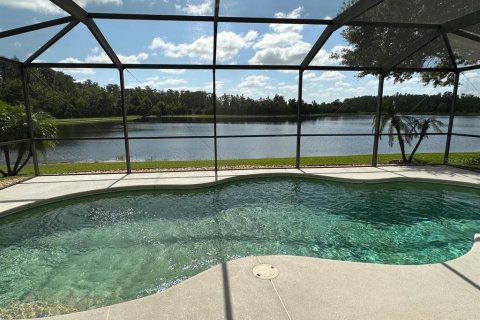 House in Orlando, Florida 5 bedrooms, 270.72 sq.m. № 2219439 - photo 27