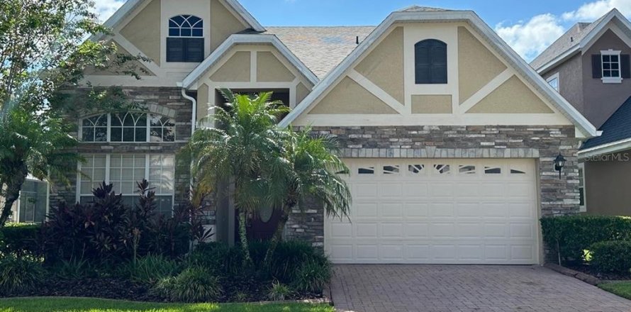 House in Orlando, Florida 5 bedrooms, 270.72 sq.m. № 2219439
