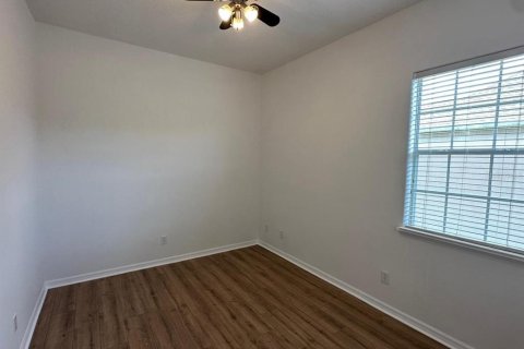 House in Orlando, Florida 5 bedrooms, 270.72 sq.m. № 2219439 - photo 18