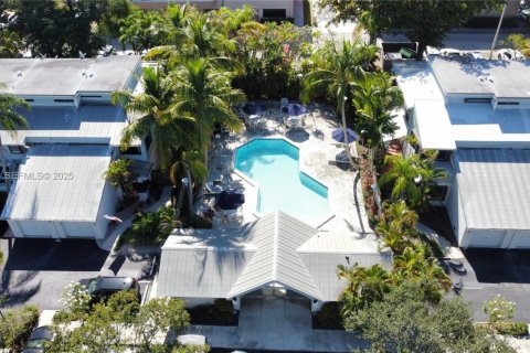 Condominio en venta en Miami, Florida, 2 dormitorios, 132.85 m2 № 1986231 - foto 17