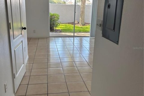 Снять в аренду кондоминиум в Орландо, Флорида 2 спальни, 99.5м2, № 2215574 - фото 2
