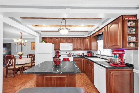 Casa en venta en Pinellas Park, Florida, 1 dormitorio, 83.8 m2 № 2198053 - foto 9