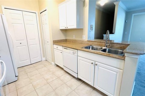 Condo in Winter Garden, Florida, 2 bedrooms № 2391231 - photo 21