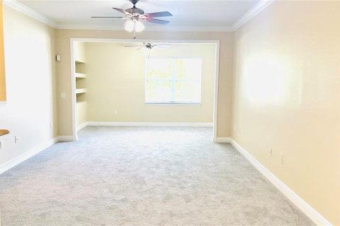Condo in Winter Garden, Florida, 2 bedrooms № 2391231 - photo 8