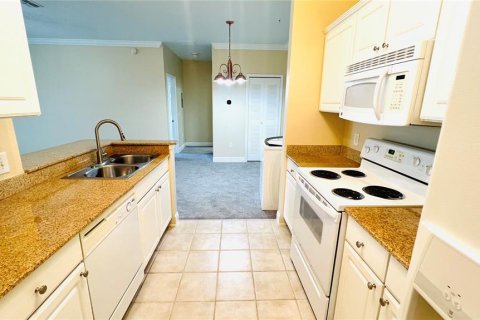 Condo in Winter Garden, Florida, 2 bedrooms № 2391231 - photo 22