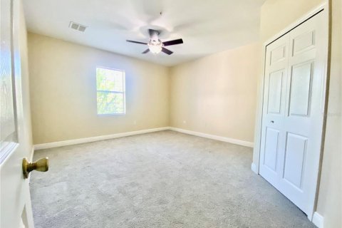 Condo in Winter Garden, Florida, 2 bedrooms № 2391231 - photo 11